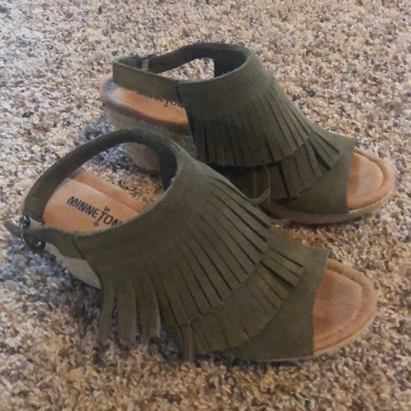 Minnetonka wedges - Picture 2 of 7